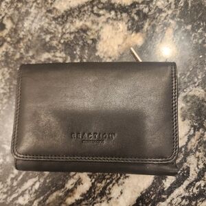 NWOT Kenneth Cole Reaction Wallet